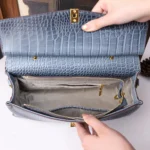 2025 New Crocodile Pattern Large Capacity Handbag Vintage Ladies Single Shoulder - Image 5