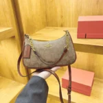 Classic style crossbody bag with underarm print - versatile single-shoulder - Image 2