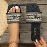 2026 Summer New Fashion Open-Toe Designer Women's Flat Sandals Embroidered
