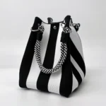 This Multi-Color Knitted Retro Bucket Handbag Is Simple and Color-Blocked