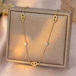 French-style minimalist white diamond pig-nose titanium steel women's exquisite