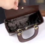 2025 New style fashionable women's handbag, light luxury and elegant mom bag - Image 5