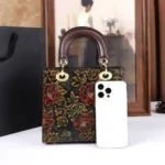 2025 New style fashionable women's handbag, light luxury and elegant mom bag - Image 3