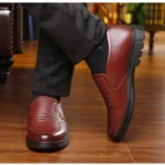 Men's leather shoes new black Soft bottom anti slip and breath shoes - Image 4