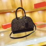 2026 Fashion Retro Shoulder Bag, Classic and Versatile Shell Bag Style, Suitable