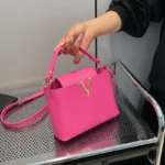 Luxury Women's Tote Bag, Chic V Shaped Stylish Pu Leather Bucket Bag - Image 2