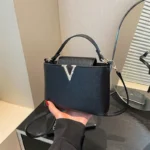 Luxury Women's Tote Bag, Chic V Shaped Stylish Pu Leather Bucket Bag - Image 4