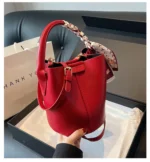 Hot Selling Simplicity High-end Women's Crossbody Bag PU Material Versatile Bucket