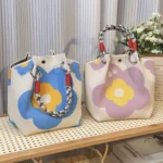 This Multi-Color Knitted Retro Bucket Handbag Is Simple and Color-Blocked - Image 2