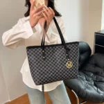 Versatile Large Capacity Shoulder Bag with Letter Print Fashion Luxury Brand