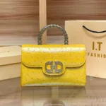New Ostrich Pattern Underarm Handbag for Ladies, Light Luxury Diamond-Encrusted
