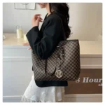 Versatile Large Capacity Shoulder Bag with Letter Print Fashion Luxury Brand - Image 4